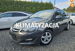 Opel Astra J 12.2015 r. / Klimatyzacja / Tempomat / 6 Biegów / Czujniki parkowani