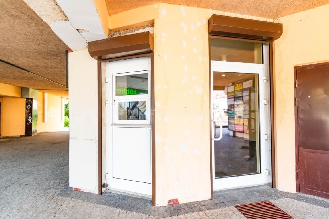 lokal handlowy, usługowy na sprzedaż