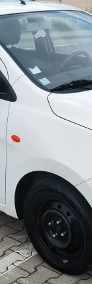 Pięć drzwi, mały ekonomiczny maluch.-3