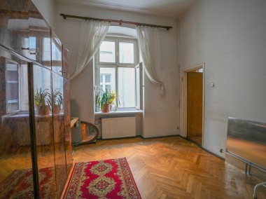 Inwestycyjne mieszkanie do remontu w centrum Łodzi - 106 m2-1