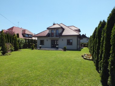 Duży dom na willowym osiedlu *Wola Justowska*-1