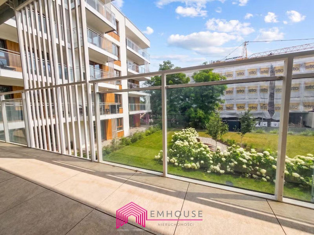 Nowoczesny 2-pokojowy apartament z dużym balkonem i m. postojowym
