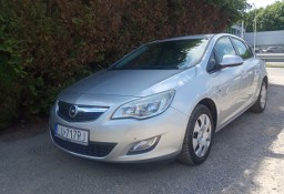 Opel Astra J Auto ze Szwajcarii