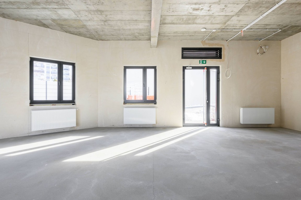 *Narożny Lokal - Dwa Miejsca - Niska Kaucja - Rent Free 3 m-ce* - Vista 6