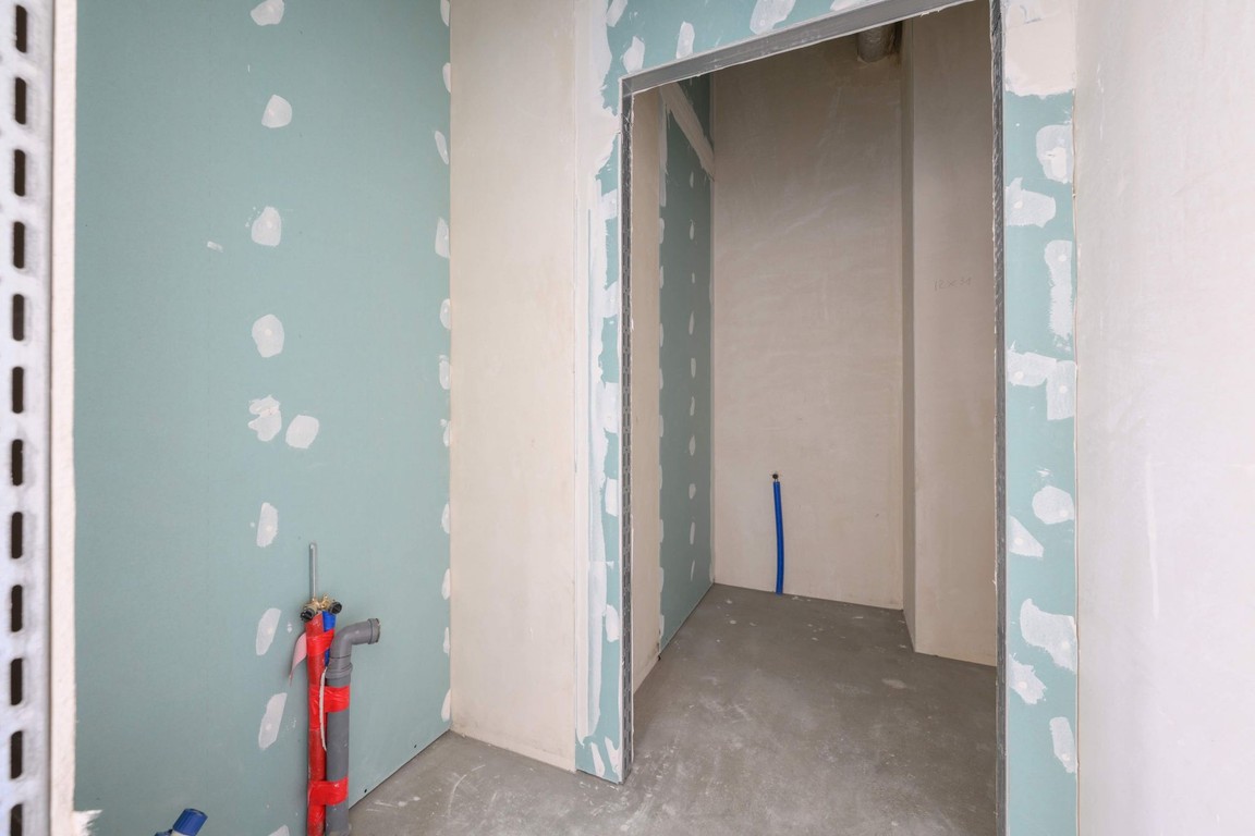 *Narożny Lokal - Dwa Miejsca - Niska Kaucja - Rent Free 3 m-ce* - Més