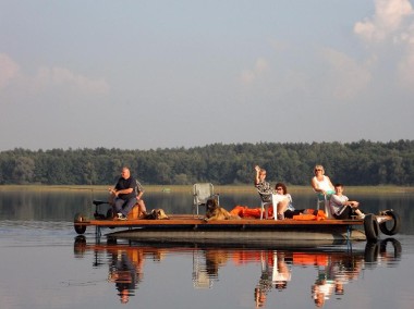 Wypoczynek bezpośrednio nad jeziorem powidzkim w Ostrowie u Piotra -1