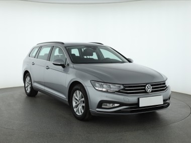 Volkswagen Passat B8 , Salon Polska, 1. Właściciel, Serwis ASO, VAT 23%, Navi,-1