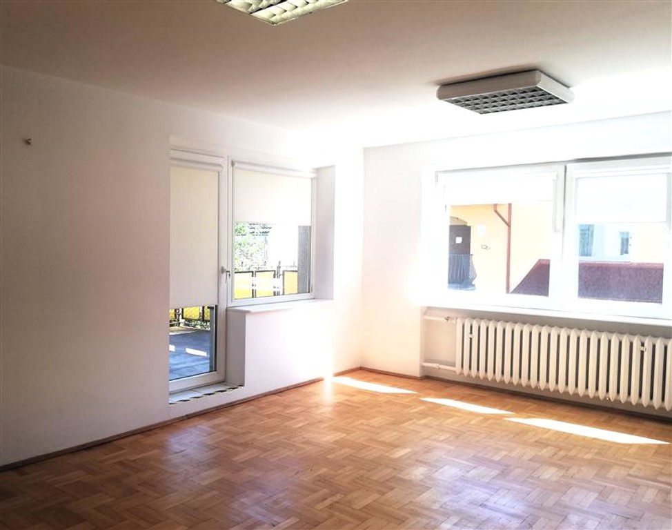 POŁOWA DOMU WYŁĄCZNIE NA BIURO FIRMY, ok. 200 m2!