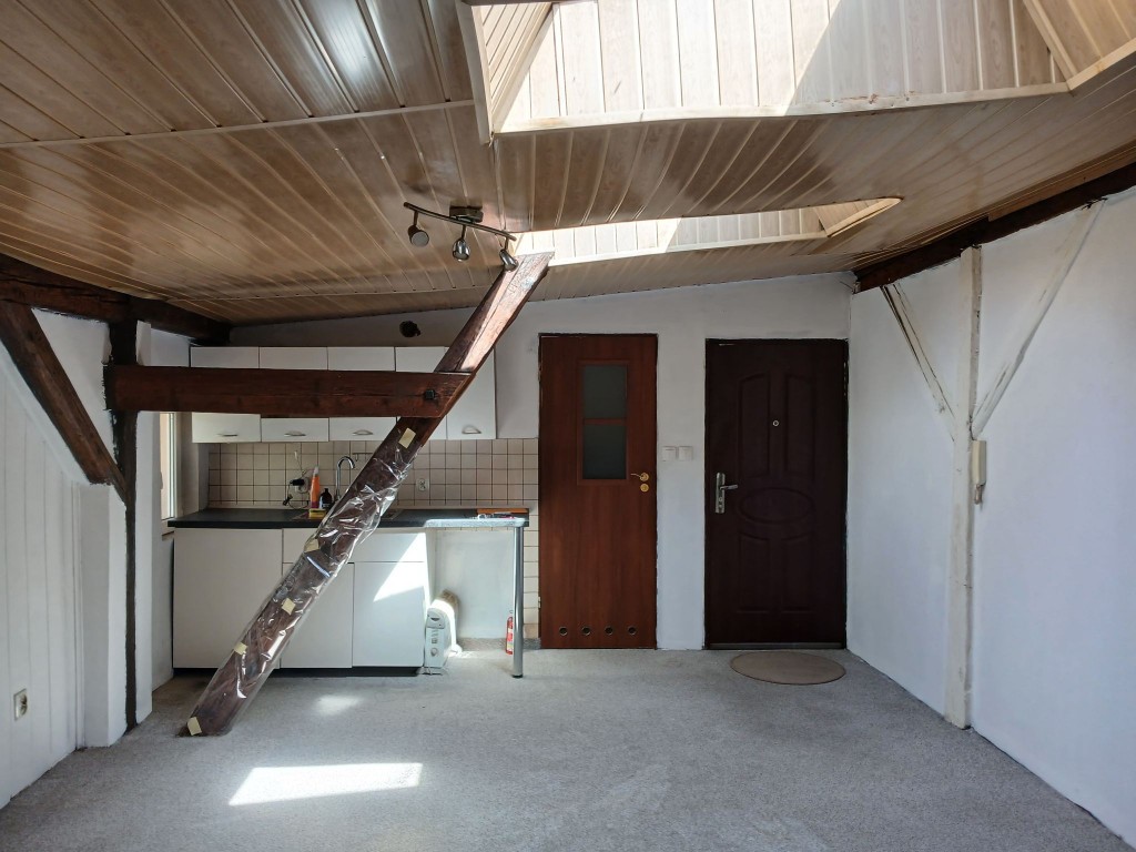 Katowice Wełnowiec duża kawalerka 38 m² bez mebli - Widok 4