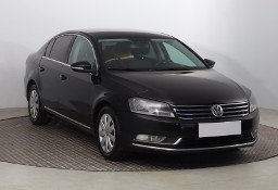 Volkswagen Passat B7 , Salon Polska, Navi, Klimatronic, Tempomat, Parktronic