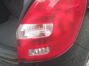 Lampa prawa lewa tył Skoda Fabia II LIFT HB-1