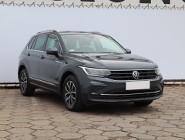 Volkswagen Tiguan , Salon Polska, 1. Właściciel, Serwis ASO, DSG, Klimatronic,