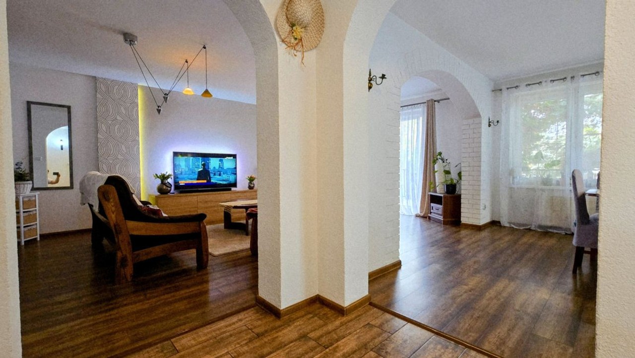 Brodnica: Dom 160 m², 2 garaże, 2 wjazdy i natura! - Widok 2