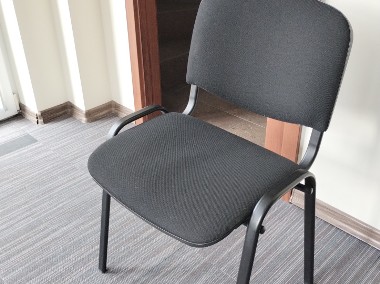 Syndyk sprzeda zestaw 13 krzeseł konferencyjnych typu ISO-2