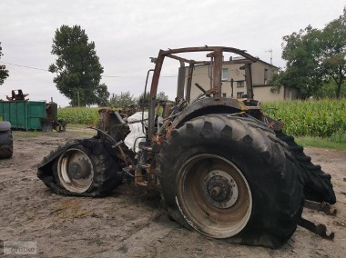 Zwrotnica prawa Massey Ferguson 8670 VT-1