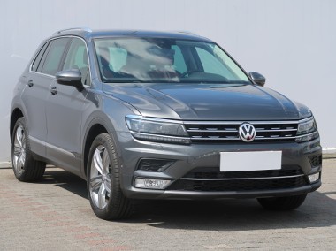 Volkswagen Tiguan , Salon Polska, 240 KM, DSG, Skóra, Navi, Klimatronic,-1