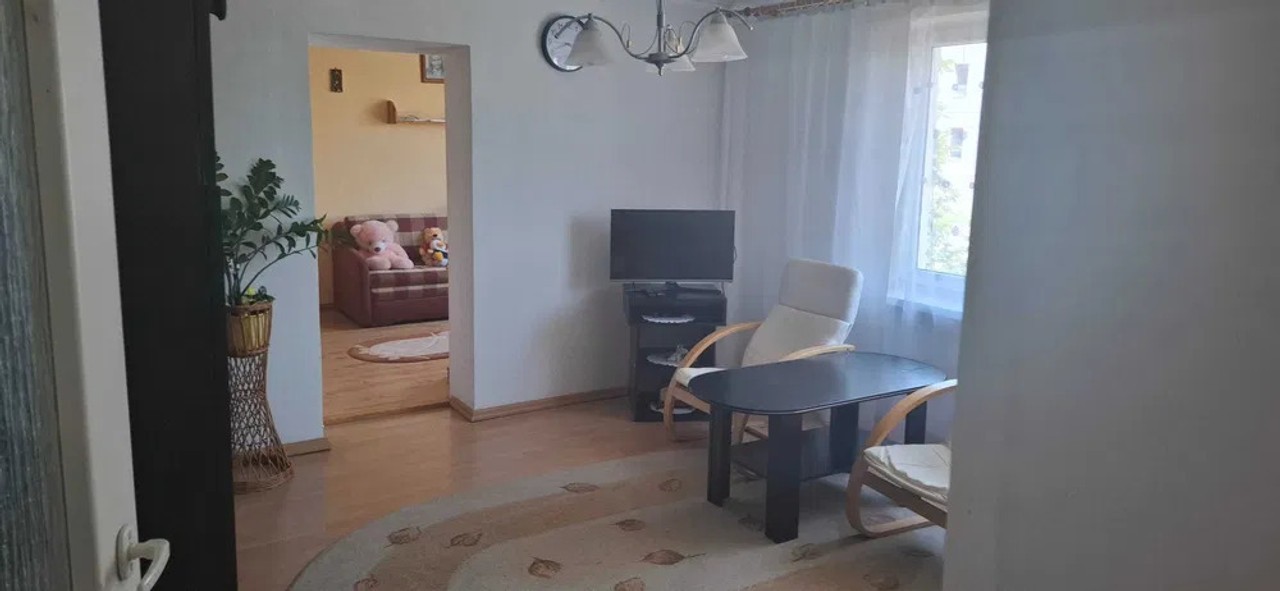 2 pok. osobna kuchnia, łazienka z oknem + piwnica