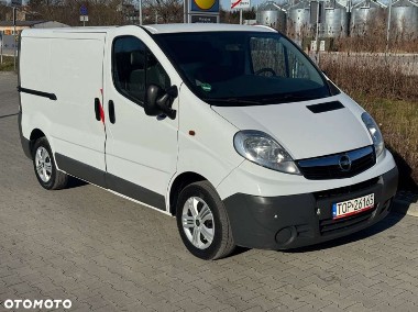 Opel Vivaro-1