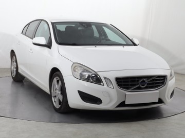 Volvo S60 II , Klimatronic, Tempomat, Parktronic,ALU