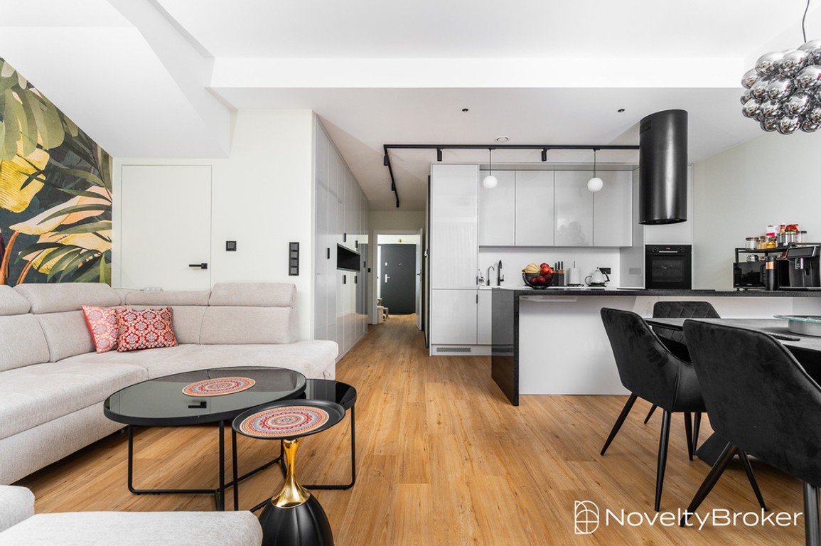 Wola Justowska 143 m² z ogrodem i garażem