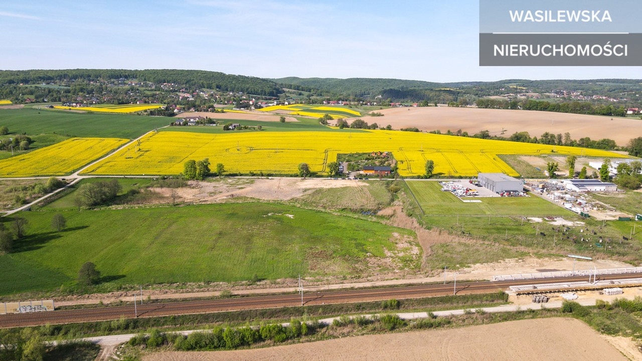 Teren inwestycyjny 26,5 a - 1 ha / MPZP pod usługi - Więcej