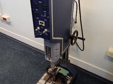 Maszyna do ultradźwiękpowego zgrzewania tkanin EGW-2014a-1