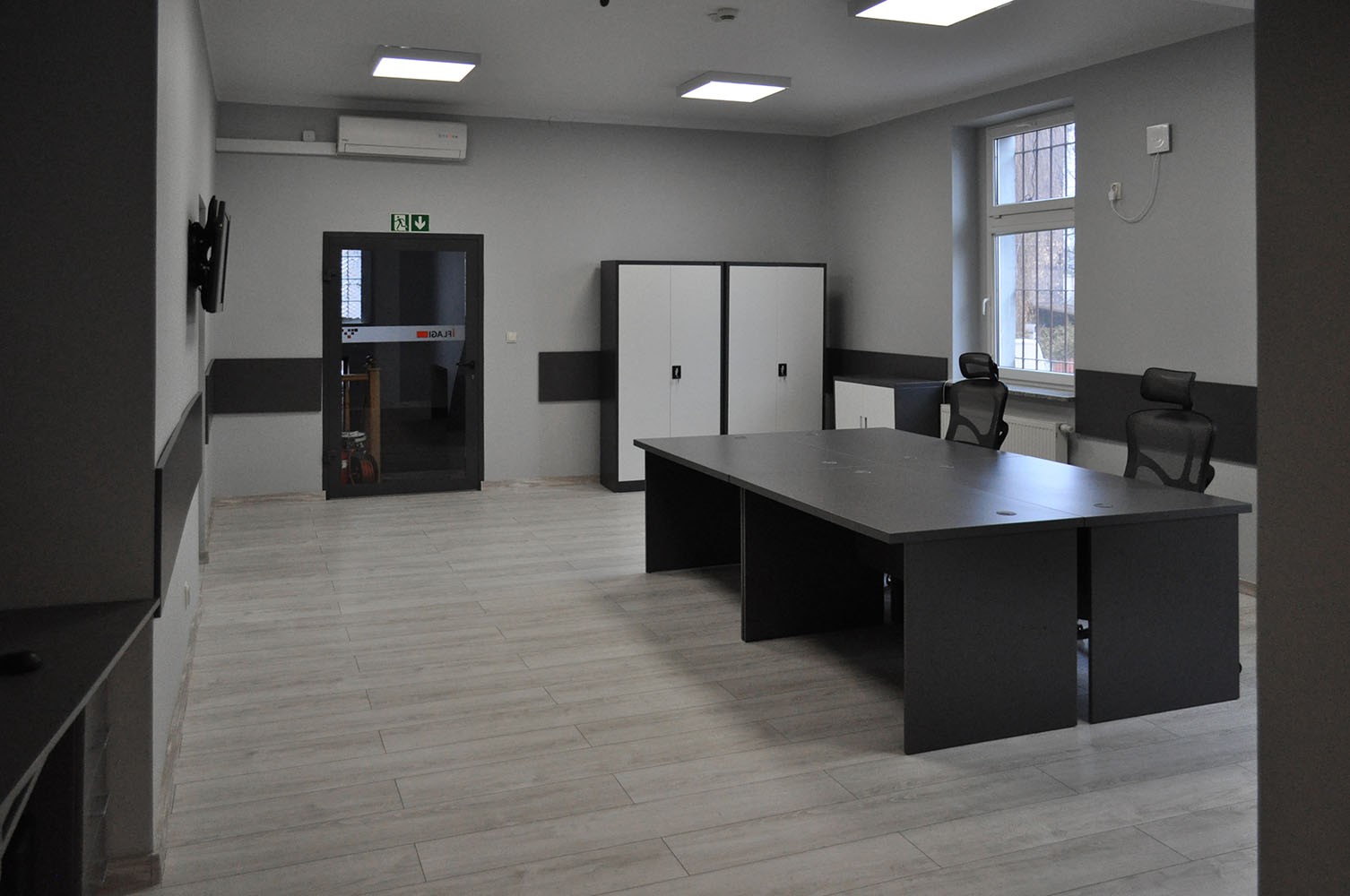 Lokal, biuro, mieszkanie 219 m² Gliwice-Łabędy. 219 m² Firma, kiedyś Apteka - Widok 4