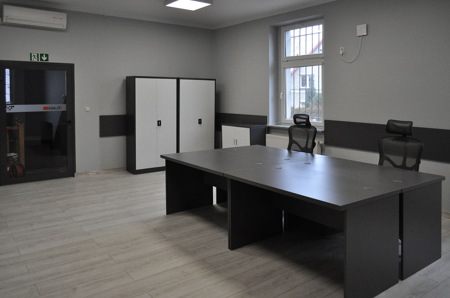 Lokal, biuro, mieszkanie 219 m² Gliwice-Łabędy. 219 m² Firma, kiedyś Apteka - Widok 6