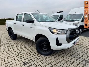 Toyota Hilux VIII / SALON PL / 128 tys.km / 2,4-150KM / 4 x 4 / KLIMA / GWARANCJA