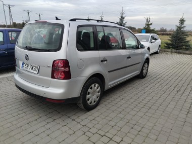 Volkswagen Touran-1