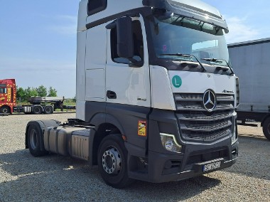 Mercedes-Benz actros-1