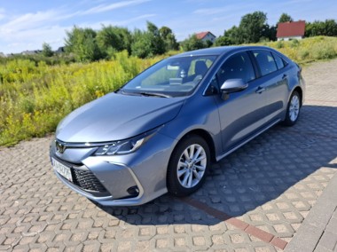 Toyot Corolla 2024 z małym przebiegiem-1
