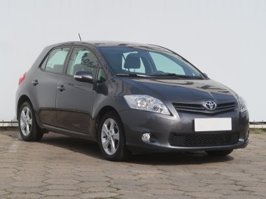 Toyota Auris I , Salon Polska, Serwis ASO, Przejechał tylko 44101 KM, Klima-1