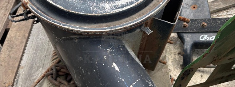 New Holland T8040 Obudowa Filtra Powietrza-1