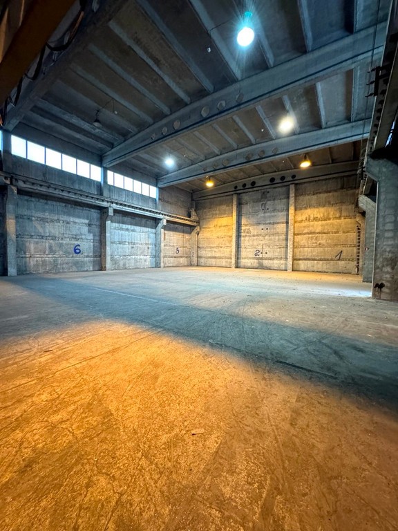 Magazyn 777 m² suwnica 5t | TIR | Targówek Przemysłowy - Więcej