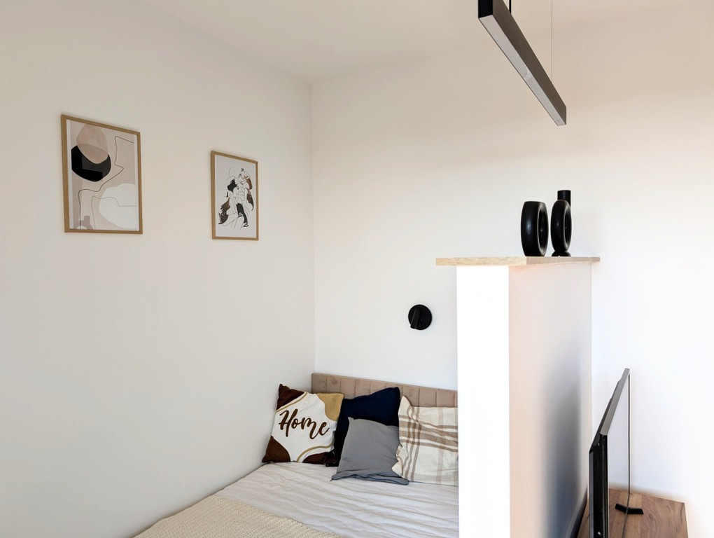 Piękna kawalerka, nowa, z wydzieloną sypialnią i ogromnym balkonem z widokiem – další