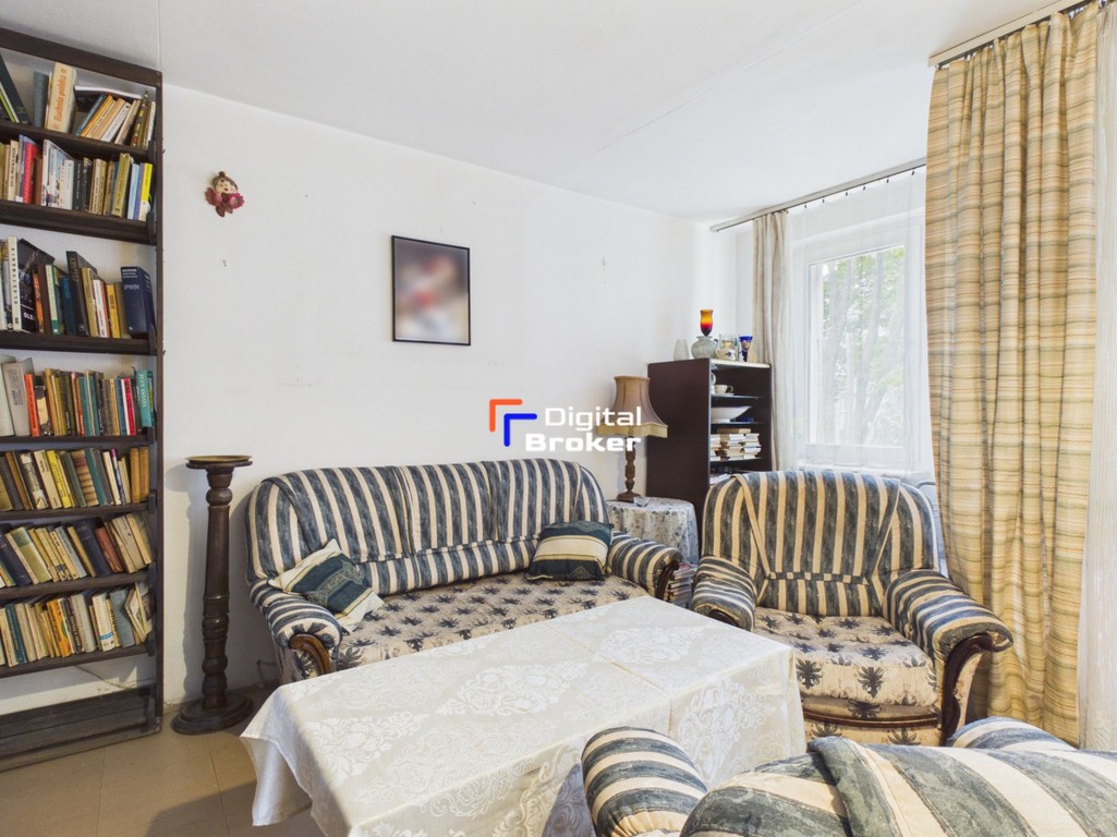 * 3/4 pokoje * 79 m² * balkon * piwnica * do remontu * - Widok 2