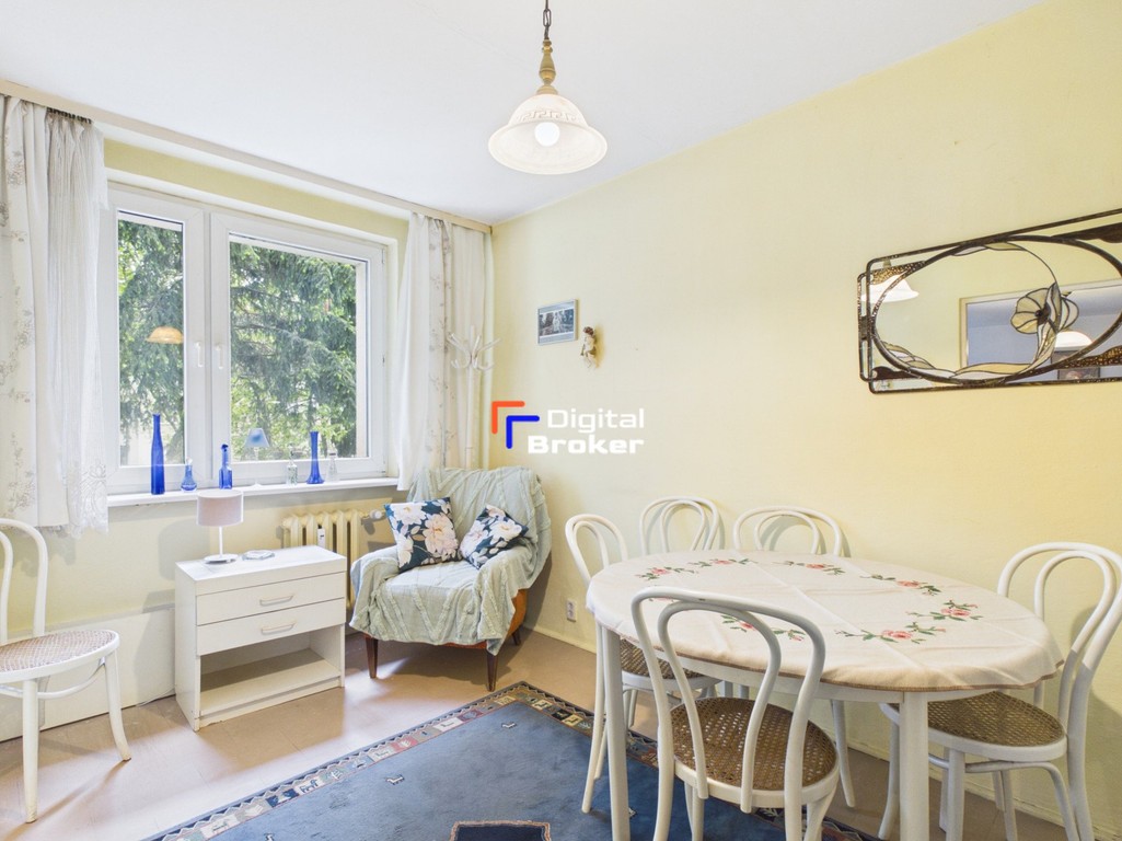 * 3/4 pokoje * 79 m² * balkon * piwnica * do remontu * - Widok 3