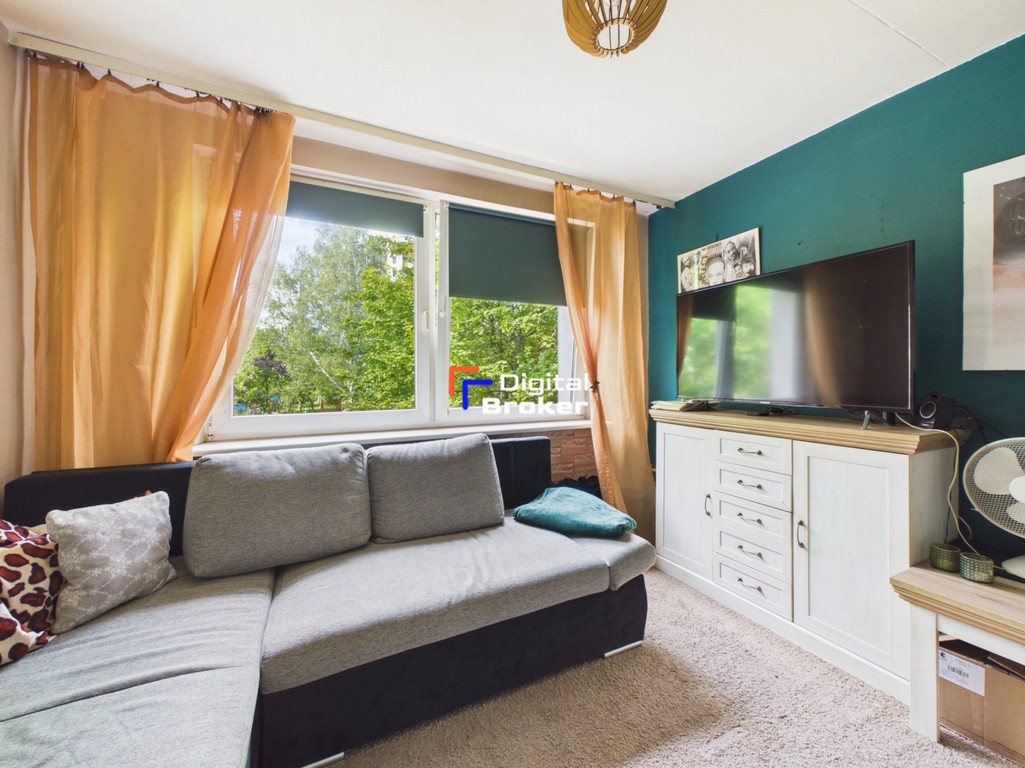 * 3/4 pokoje * 79 m² * balkon * piwnica * do remontu * - Więcej