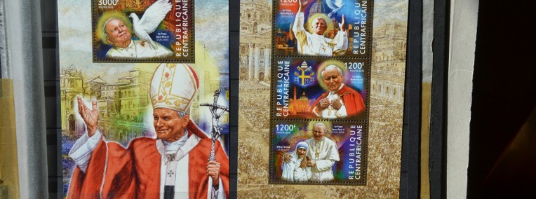 Papież Jan Paweł II i św. Teresa Republika Środkowoafrykańska IX ** Wg Ks 326-1