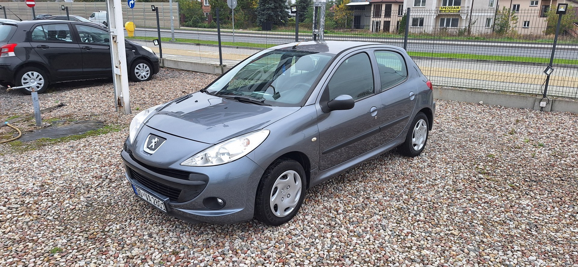 Peugeot 206 206+ Peugeot 206+ 1.4 benzyna 5 drzwi Klimatyzacja