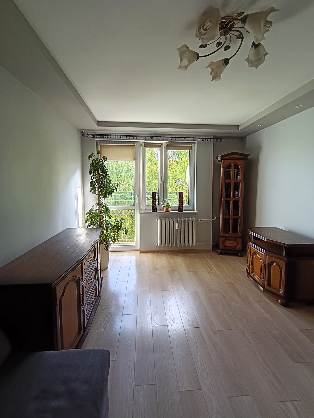 Sprzedam M-3 2 pokoje z balkonem Zawiercie ul. Paderewskiego