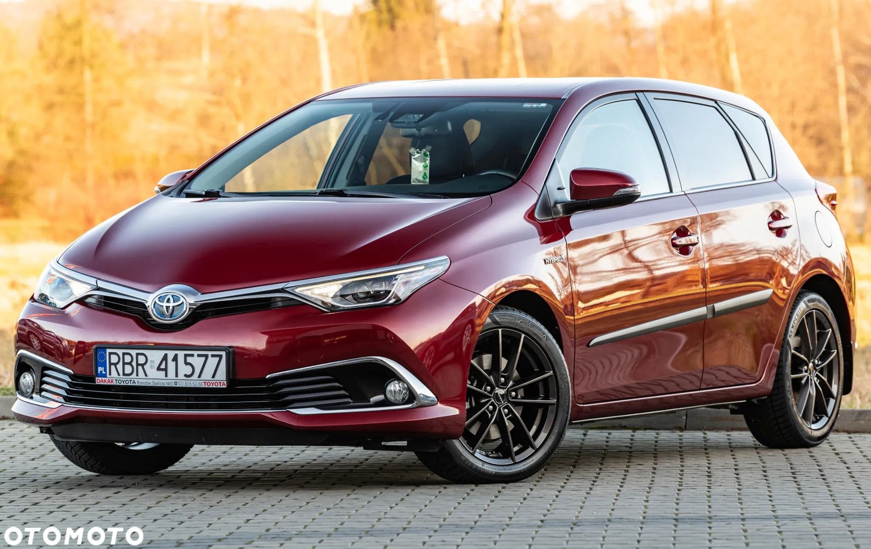 Toyota Auris II *1.8 hybryda*II właściciel*serwisowany*2 komp. alufelg*LED*cerami