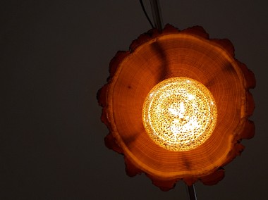 Lampa sufitowa z plastra drewna akacji-1