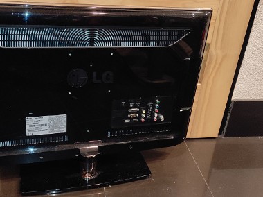 Sprzedam telewizor LG 26LV2500 wraz z kablem i pilotem.-1