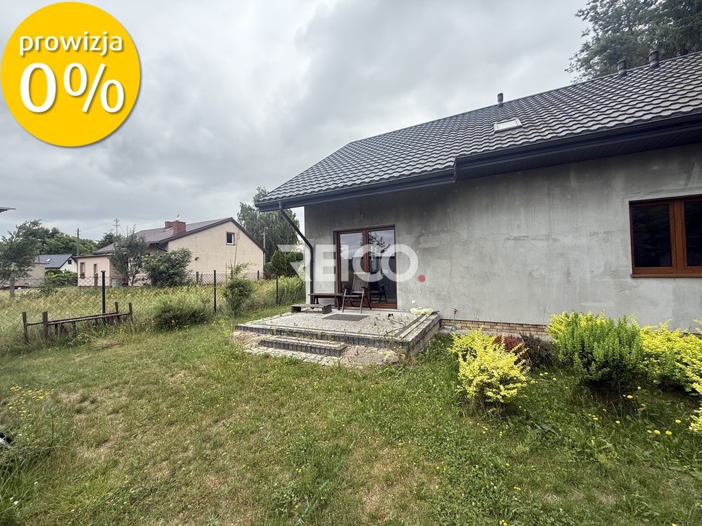 Dom wolnostojący, duża działka – pohled 4