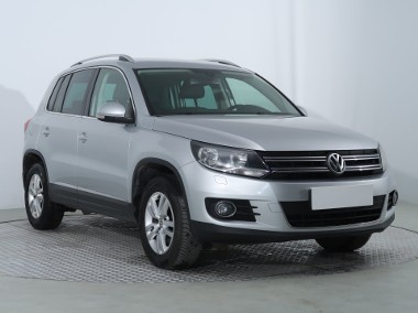 Volkswagen Tiguan , Klimatronic, Tempomat, Podgrzewane siedzienia-1