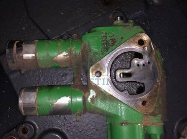 John Deere 6900 - Rozdzielacz-1