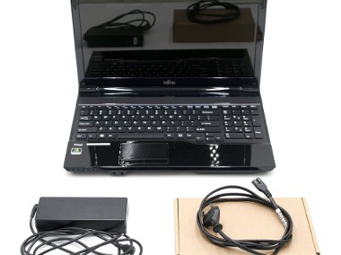 Fujitsu Lifebook AH532/G52 15,6 i5-3340M 12GB DDR3 GT640MLE 2GB VRAM 240SSD -1