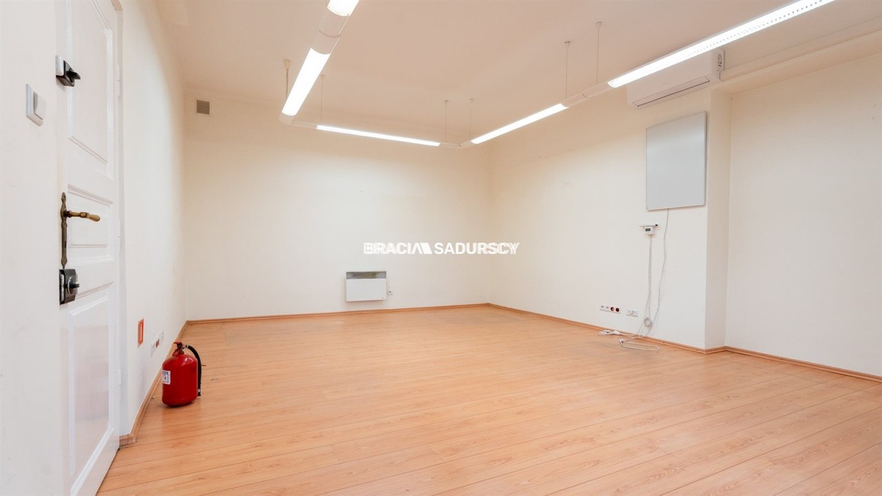 Lokal - ul. Floriańska - w oficynie kamienicy - Więcej